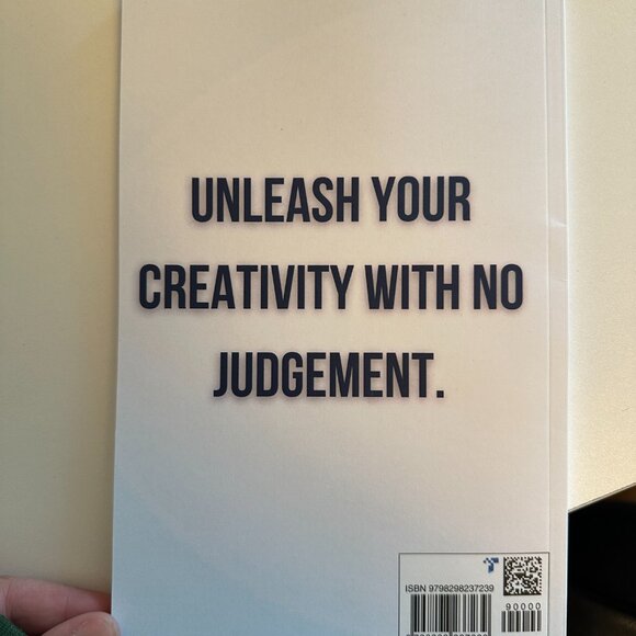 800 Creative Writing Prompts Book - Picture 2 of 3